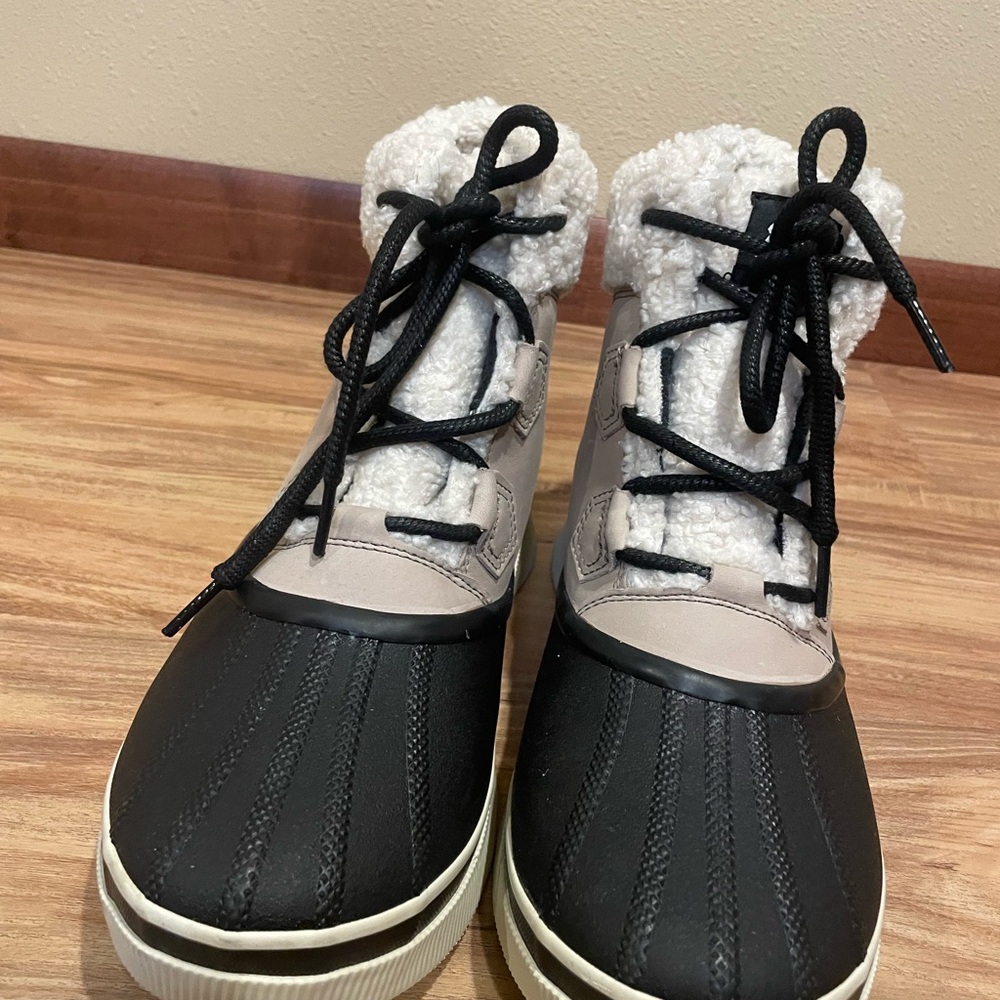 Sorel Black and Gray Winter Boots